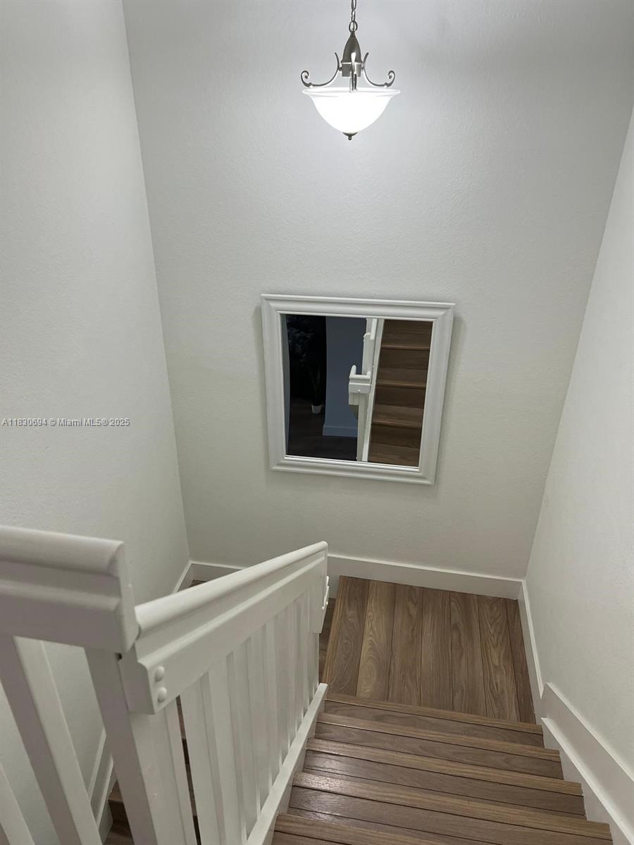 INTERLAKEN - Residential