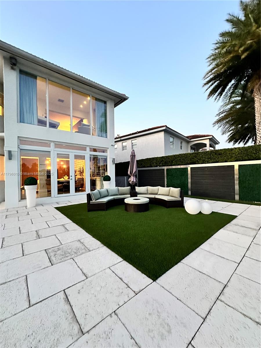 DORAL ISLES MEDITERRANEA - Residential Lease