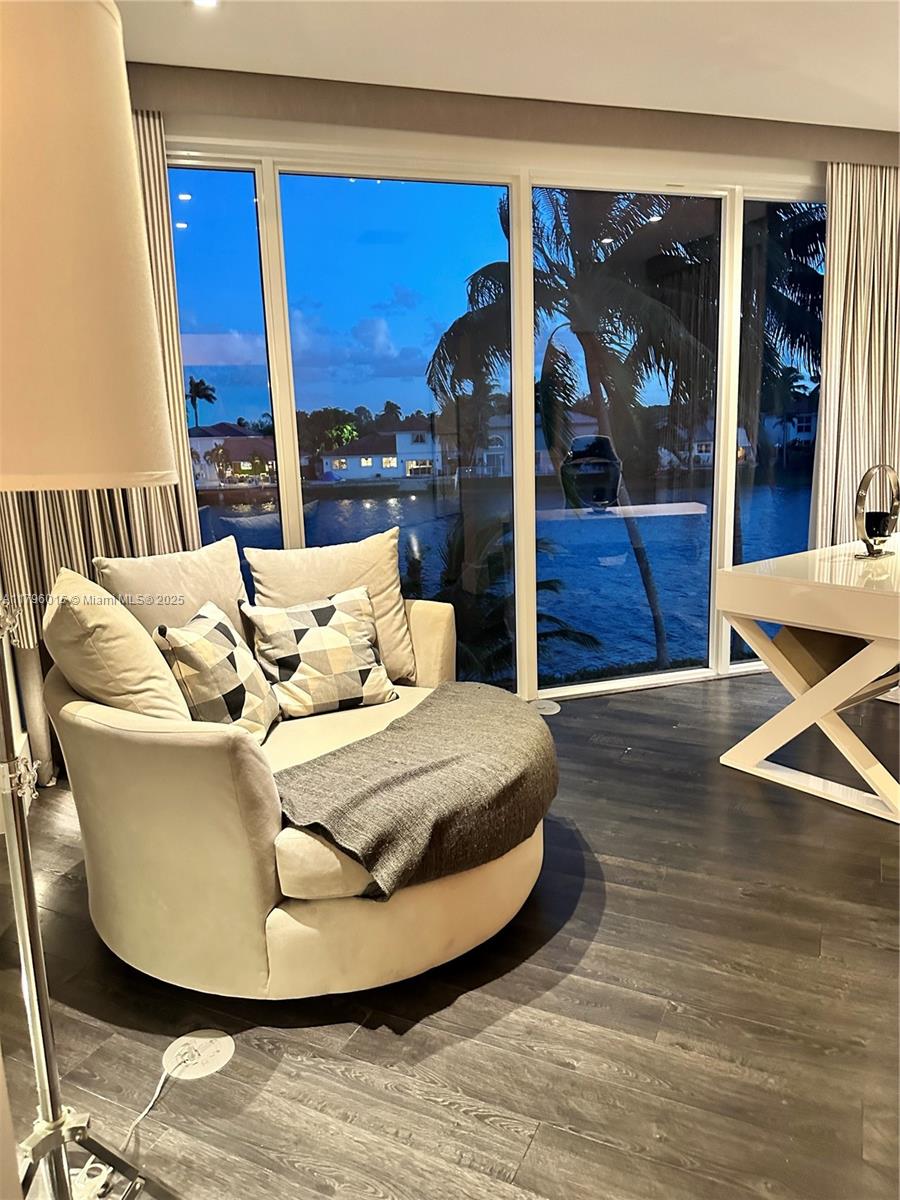 DORAL ISLES MEDITERRANEA - Residential Lease