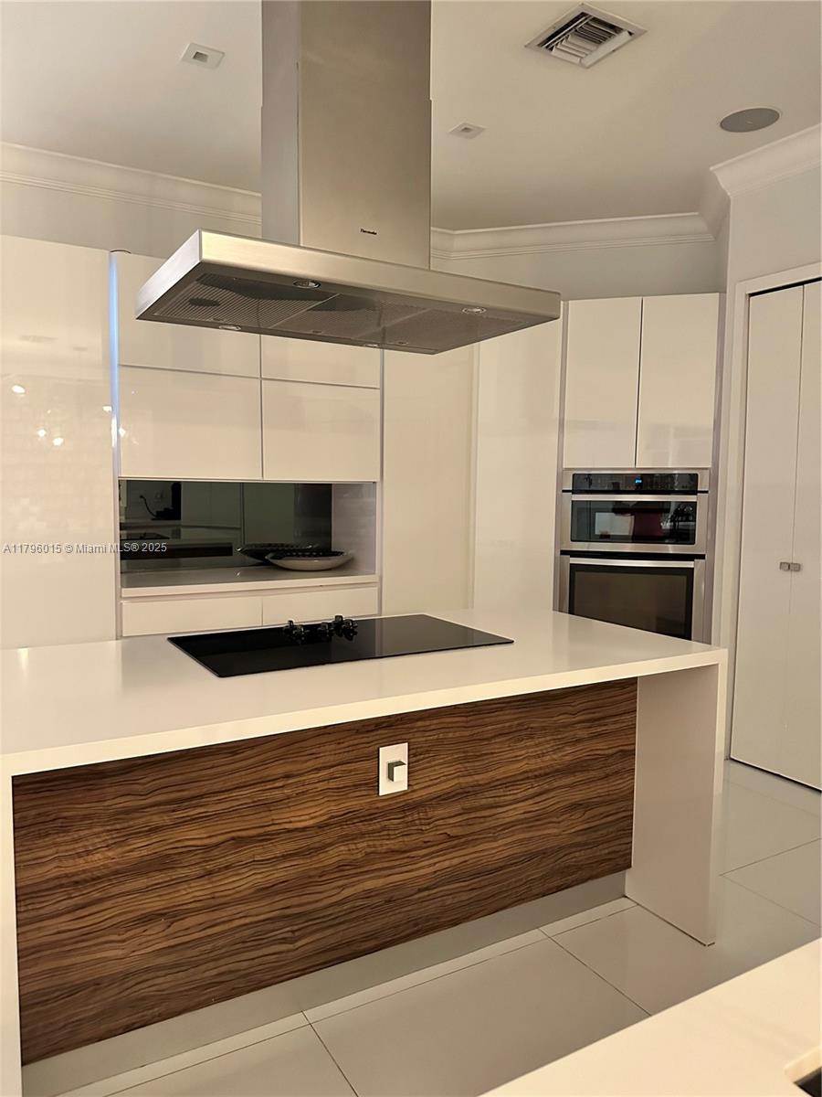 DORAL ISLES MEDITERRANEA - Residential Lease