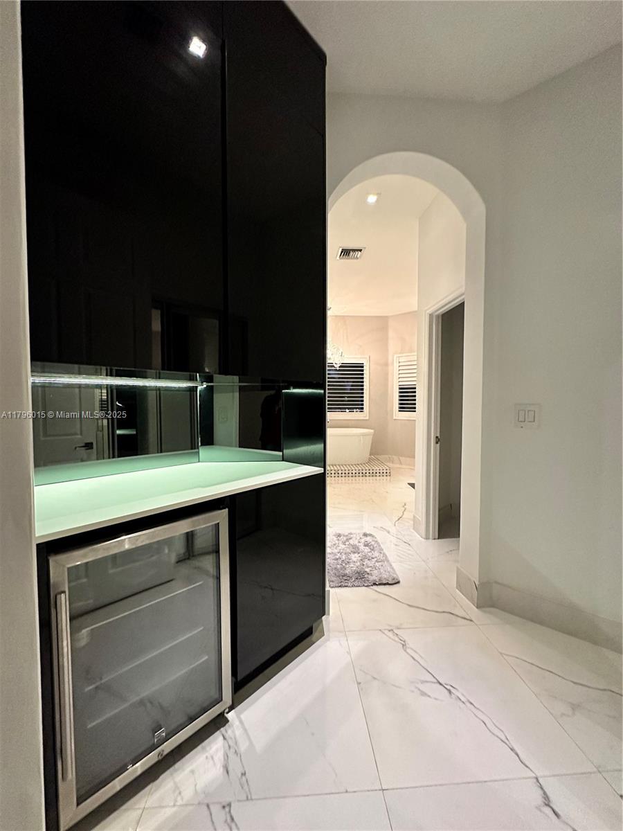 DORAL ISLES MEDITERRANEA - Residential Lease