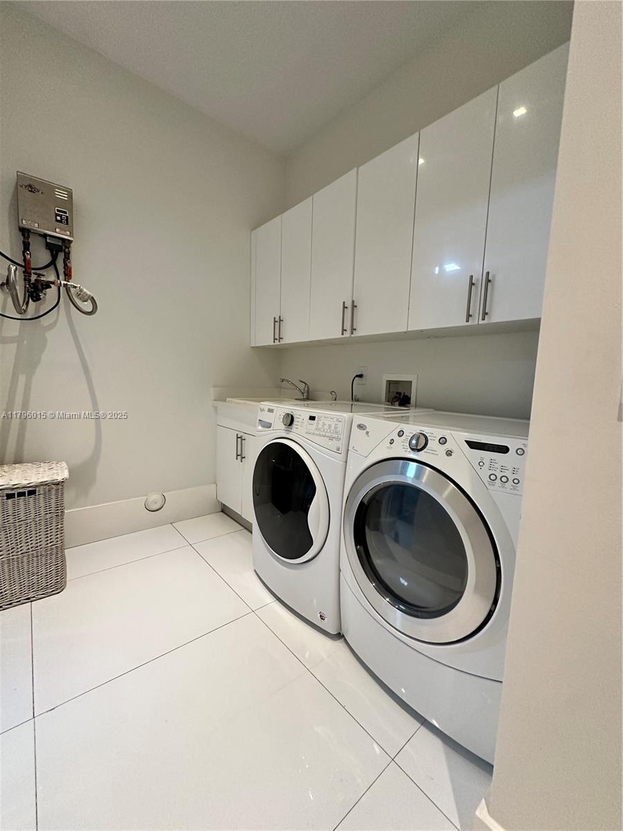 DORAL ISLES MEDITERRANEA - Residential Lease