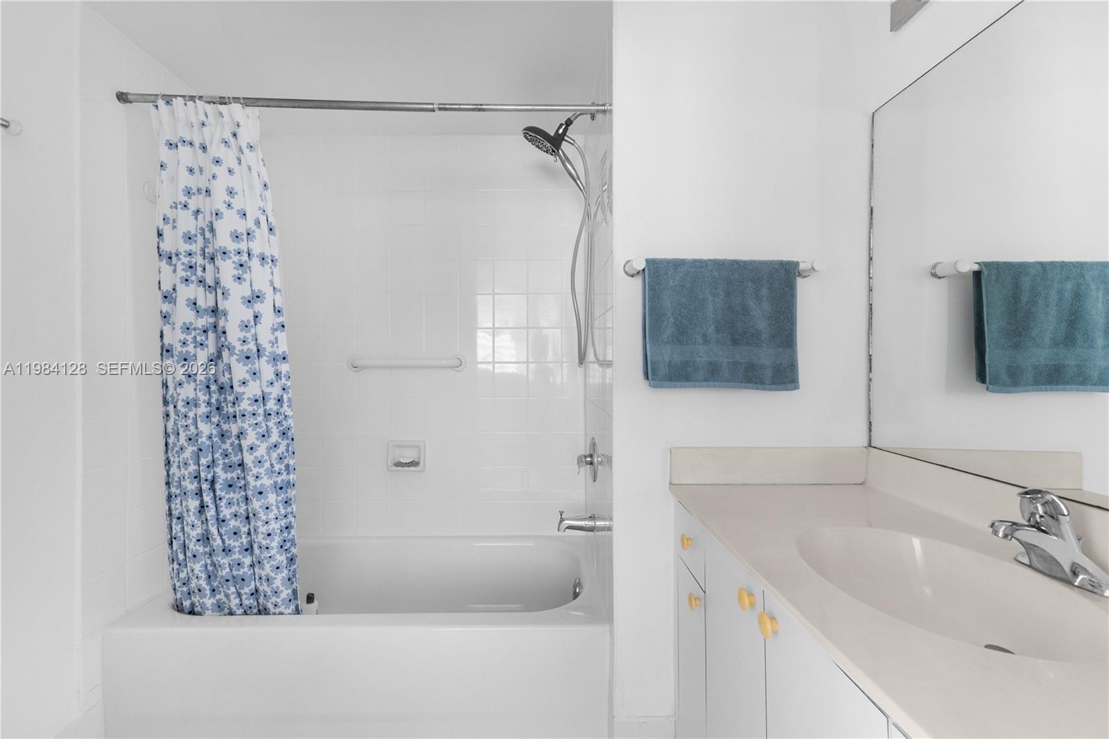 BAYVIEW PLAZA CONDO - Residential