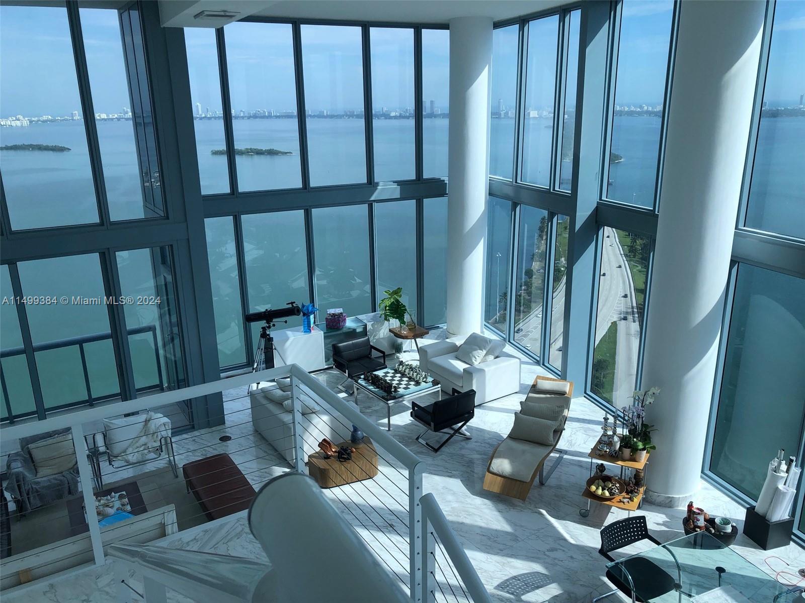 BLUE CONDO - Residential