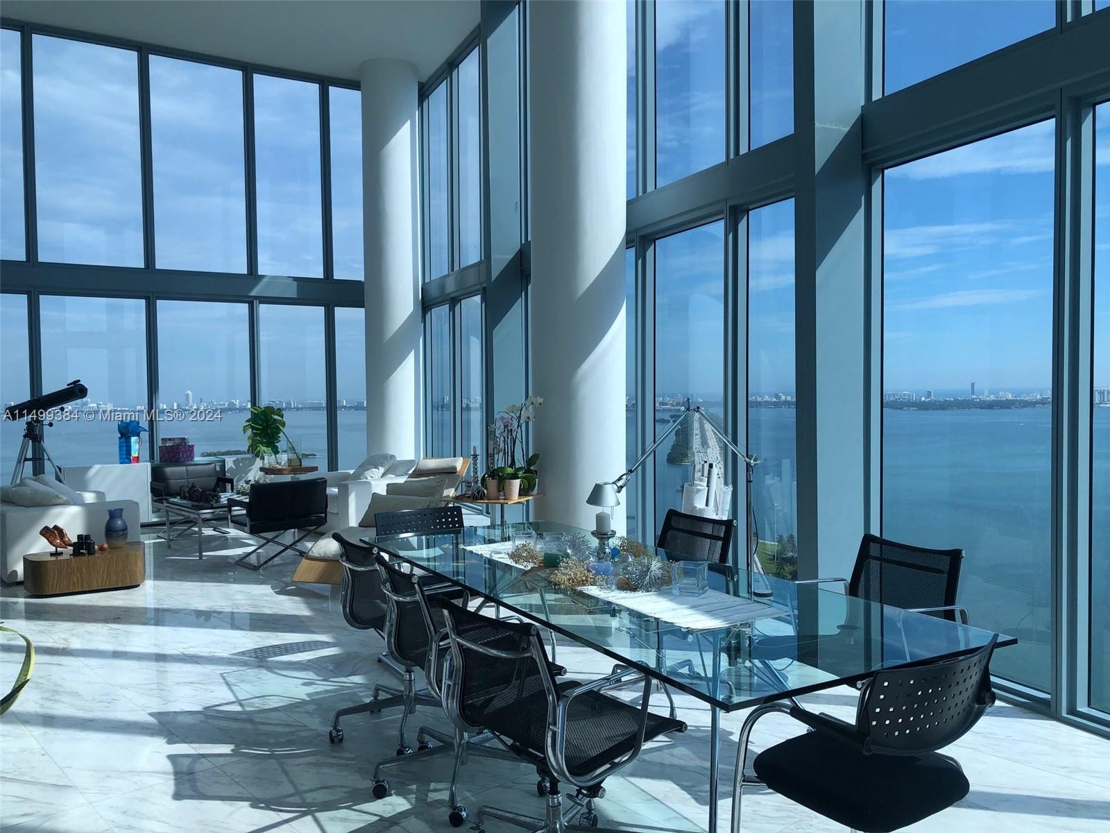 BLUE CONDO - Residential