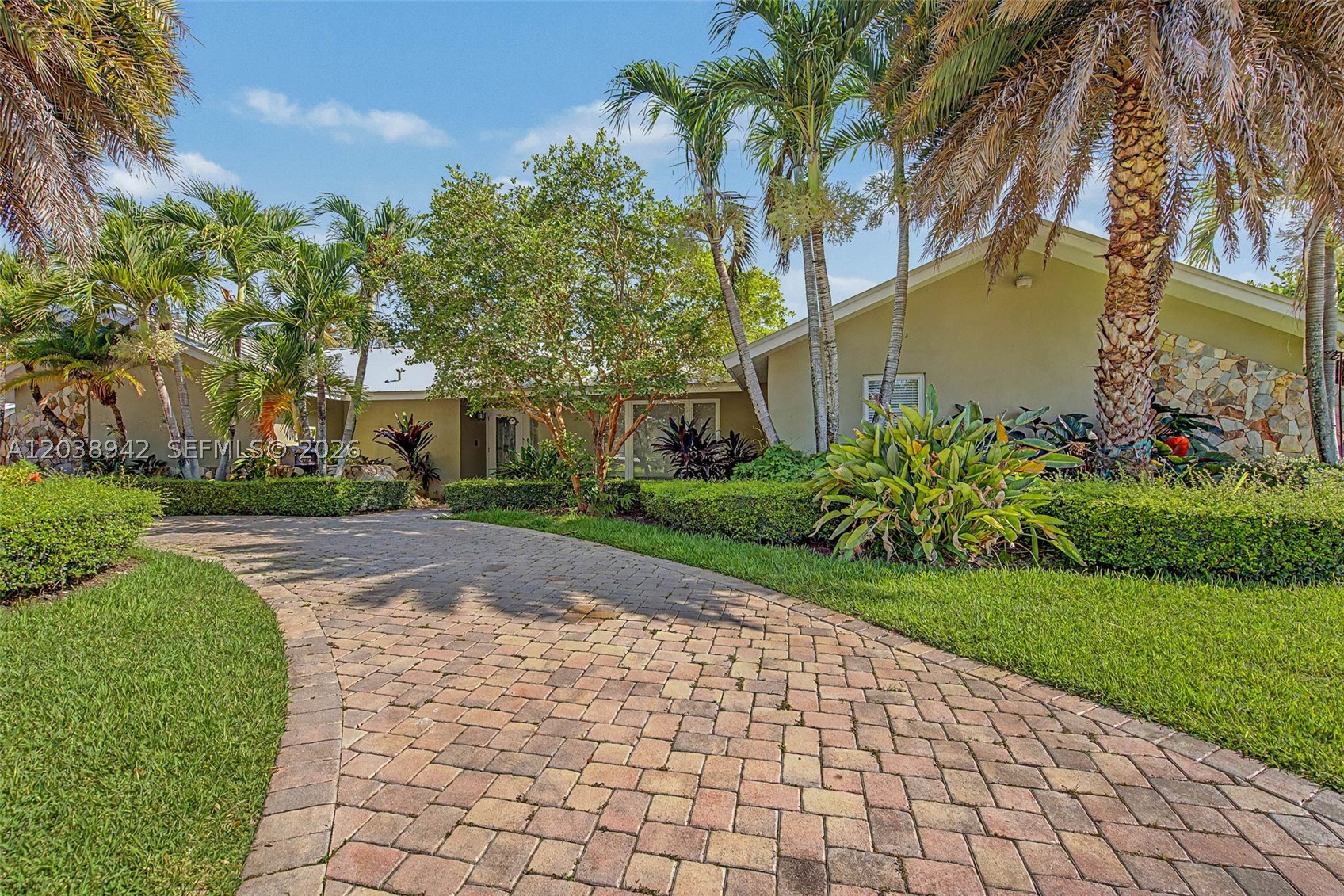 Photo 1 of 30 — 8021 SW 162nd St, Palmetto Bay, FL 33157