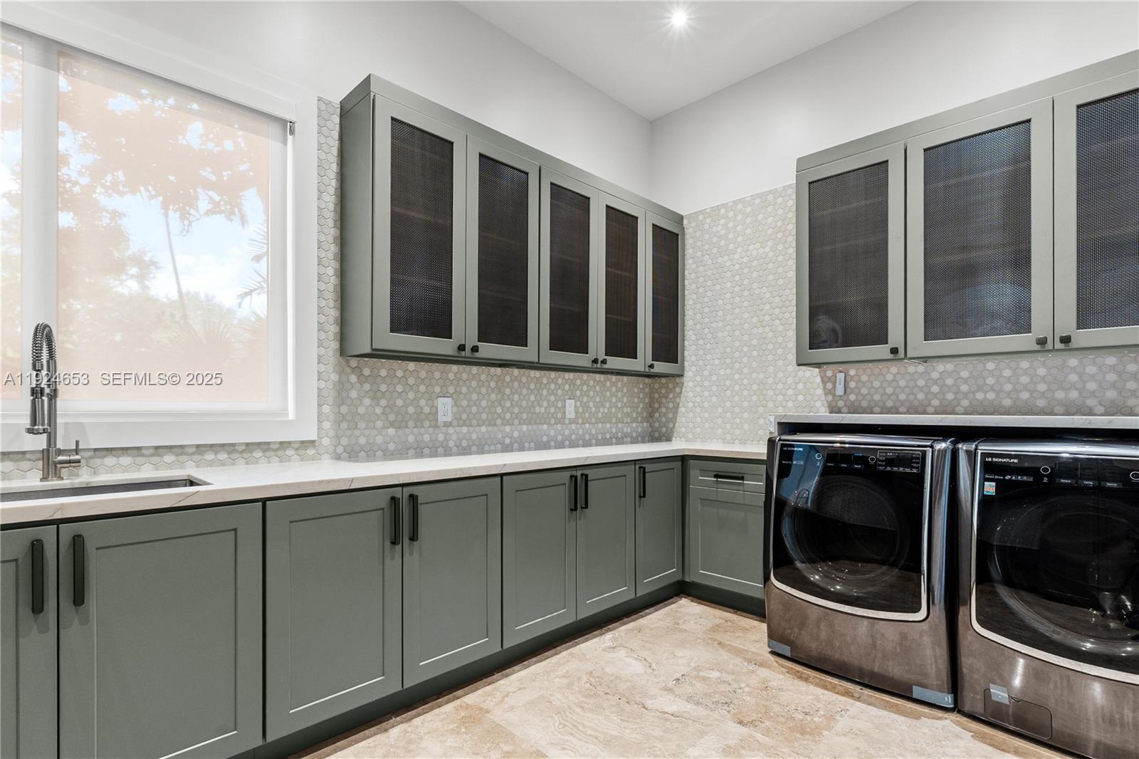 HELMS COUNTRY ESTATES ADD - Residential