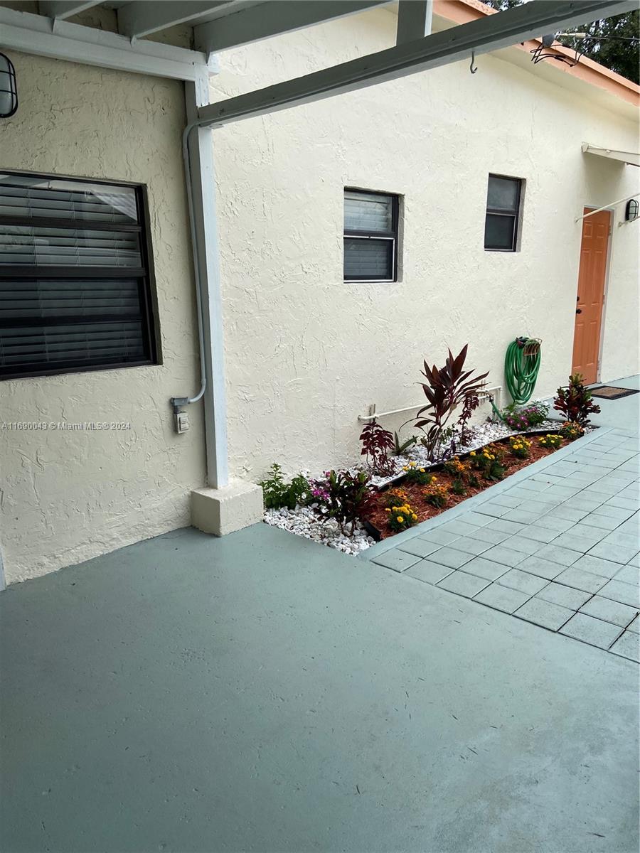 4744 NE Miami Ct back, Miami, FL, 33137/$2,800 1 4744 NE Miami Ct back