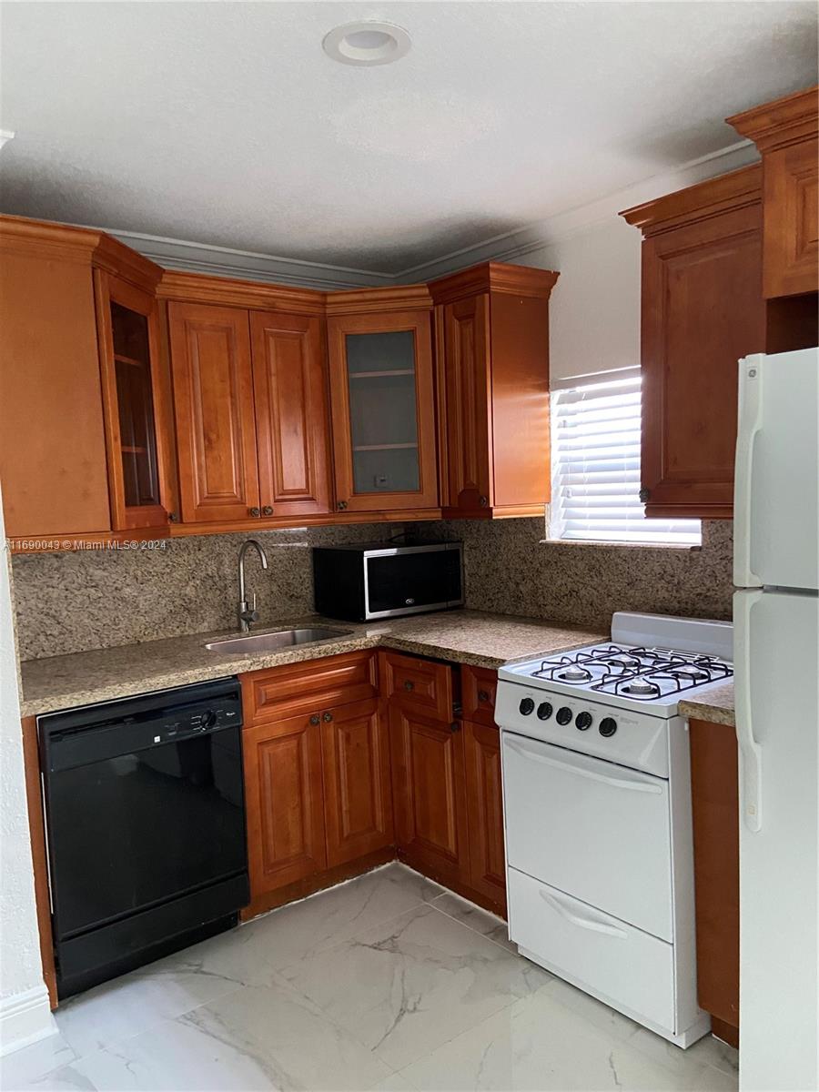 4744 NE Miami Ct back, Miami, FL, 33137/$2,800 3 4744 NE Miami Ct back