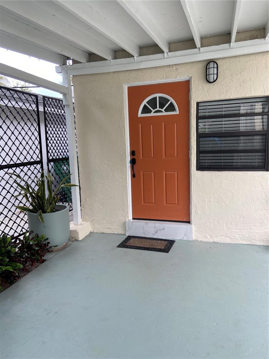 Rental Property at 4744 Ne Miami Ct Back, Miami, Broward County, Florida - Bedrooms: 2 
Bathrooms: 1  - $2,800 MO.