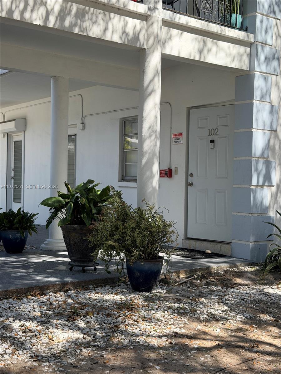 3515 Van Buren St 102