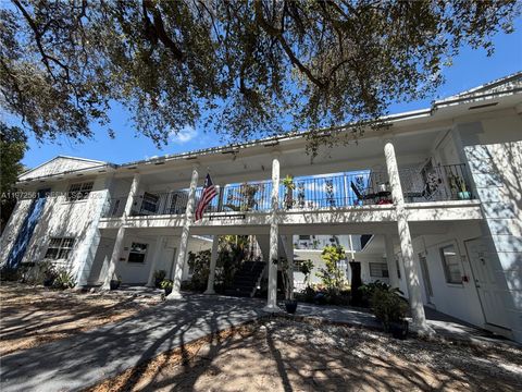 3515 Van Buren St 102 Hollywood FL 33021