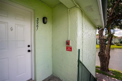 3961 NW 87th Ave 3961 Sunrise FL 33351