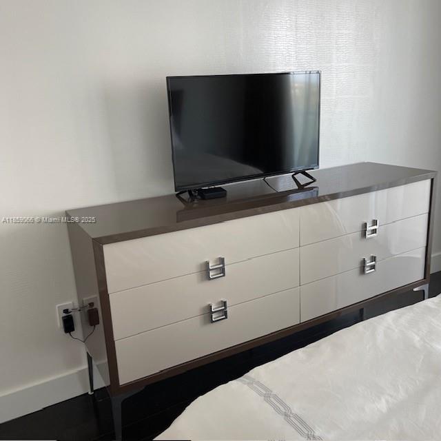 HAMPTONS SOUTH CONDO - Residential Lease