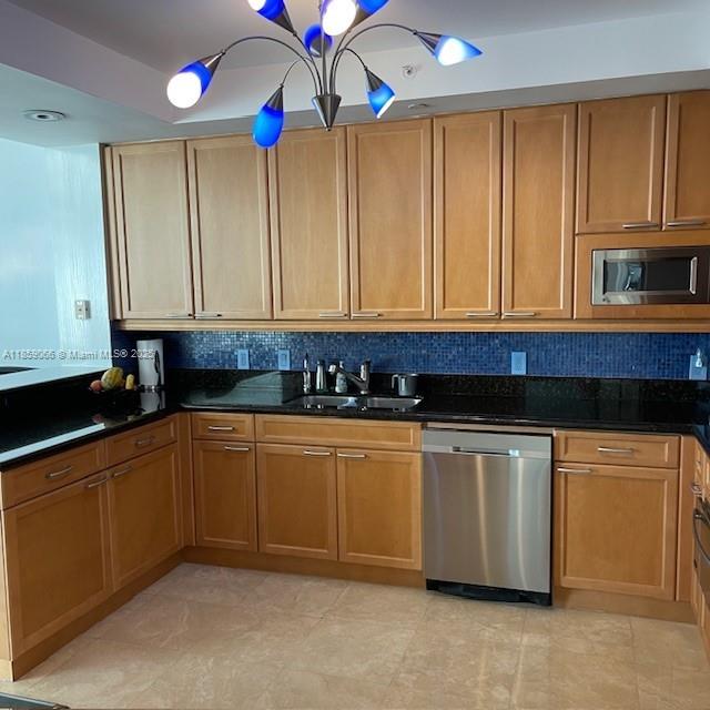HAMPTONS SOUTH CONDO - Residential Lease