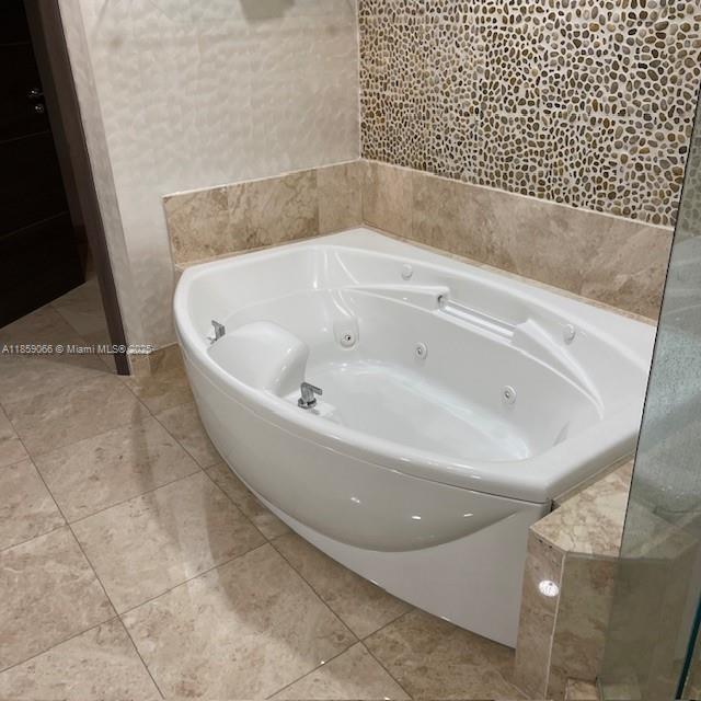 HAMPTONS SOUTH CONDO - Residential Lease