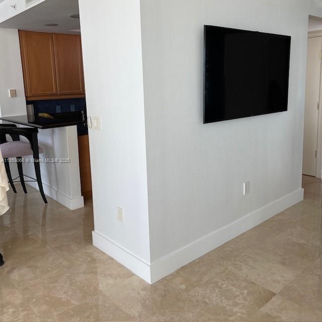 HAMPTONS SOUTH CONDO - Residential Lease