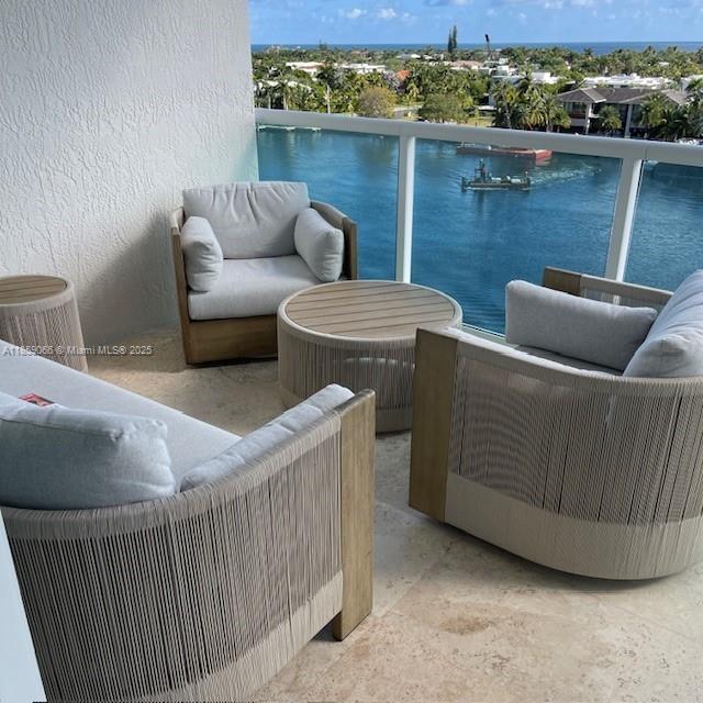 HAMPTONS SOUTH CONDO - Residential Lease