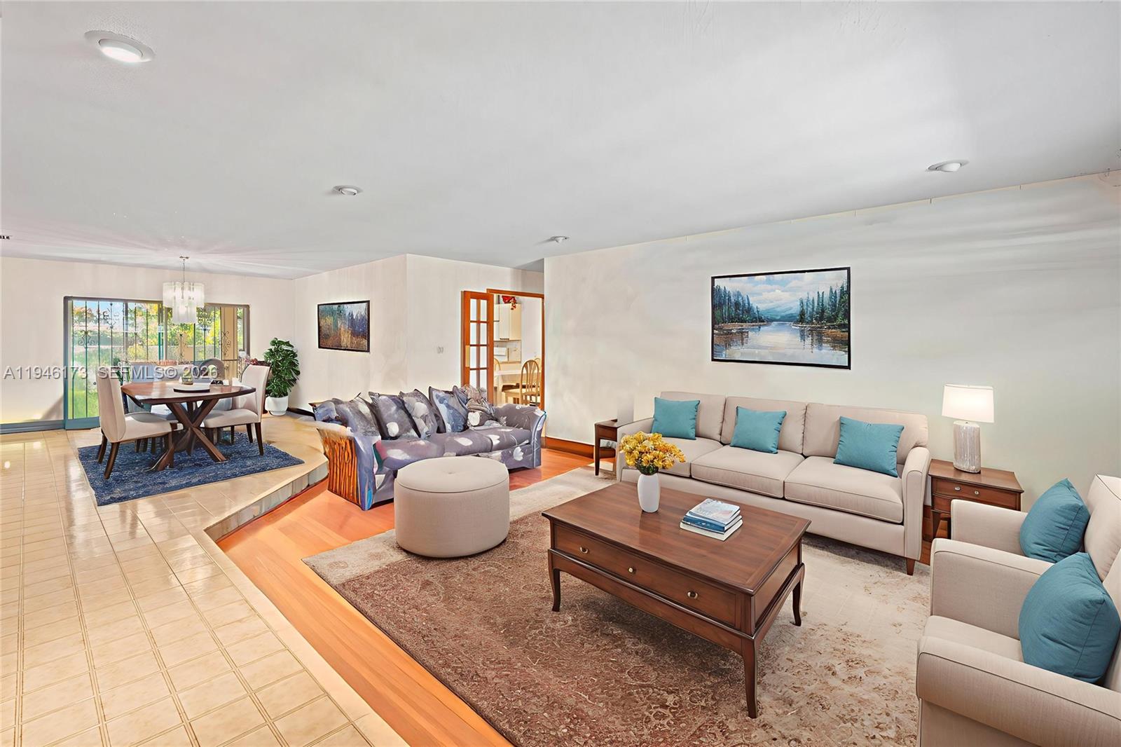 TROPICAL ESTS - Residential