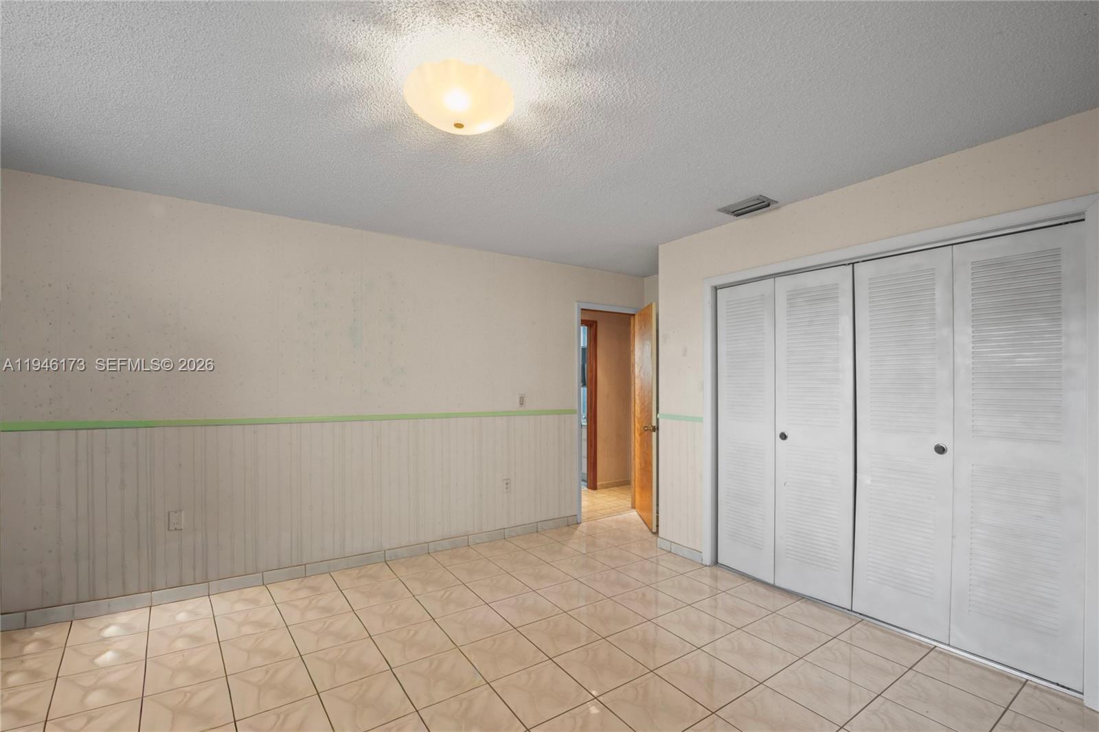 TROPICAL ESTS - Residential