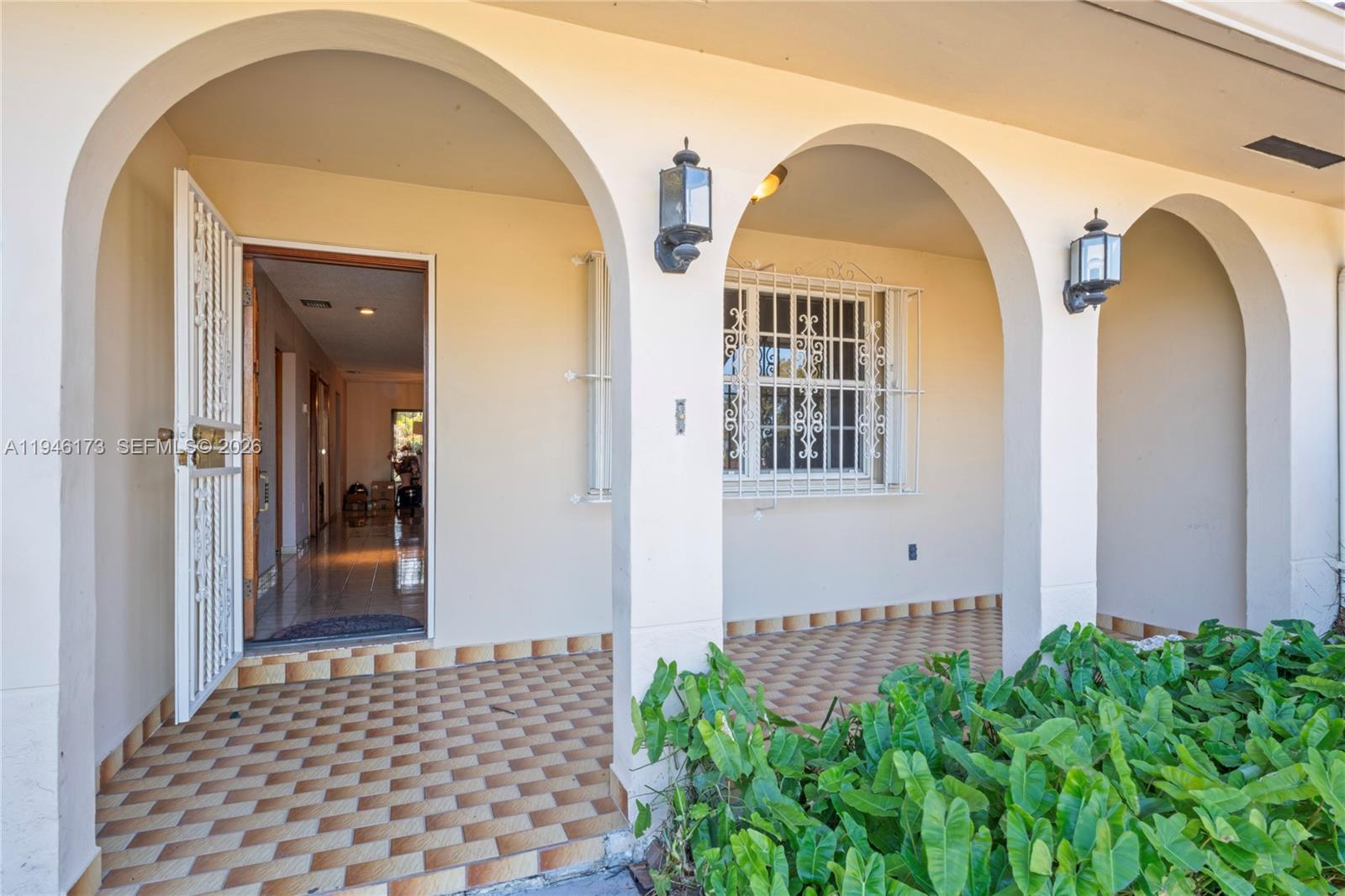 TROPICAL ESTS - Residential