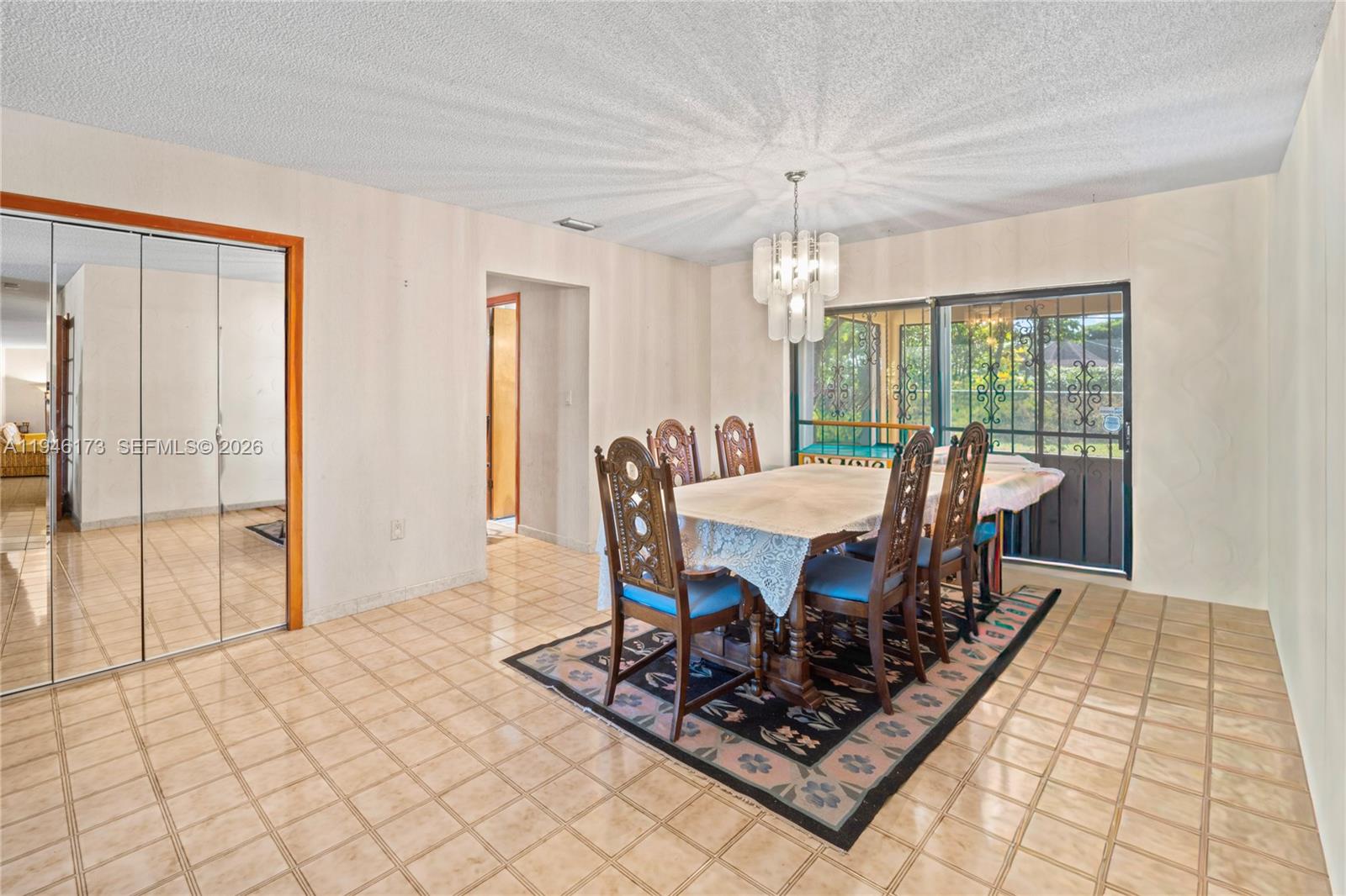 TROPICAL ESTS - Residential