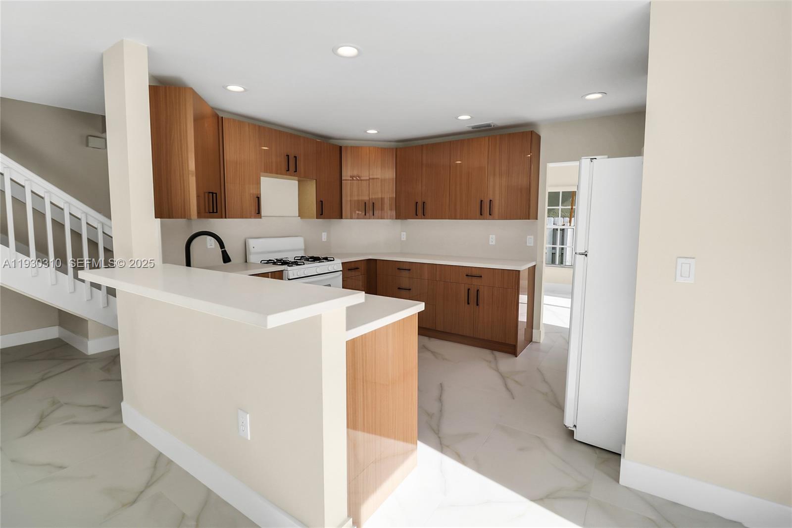 SAWGRASS PLANTATION - Residential