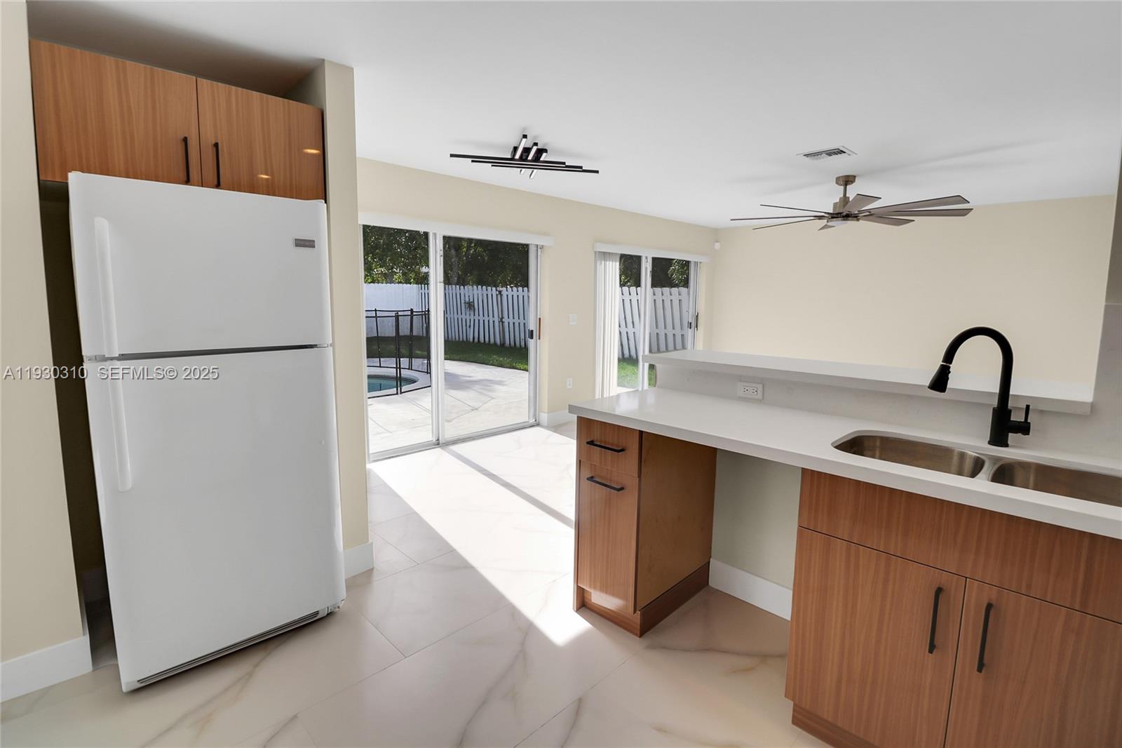 SAWGRASS PLANTATION - Residential