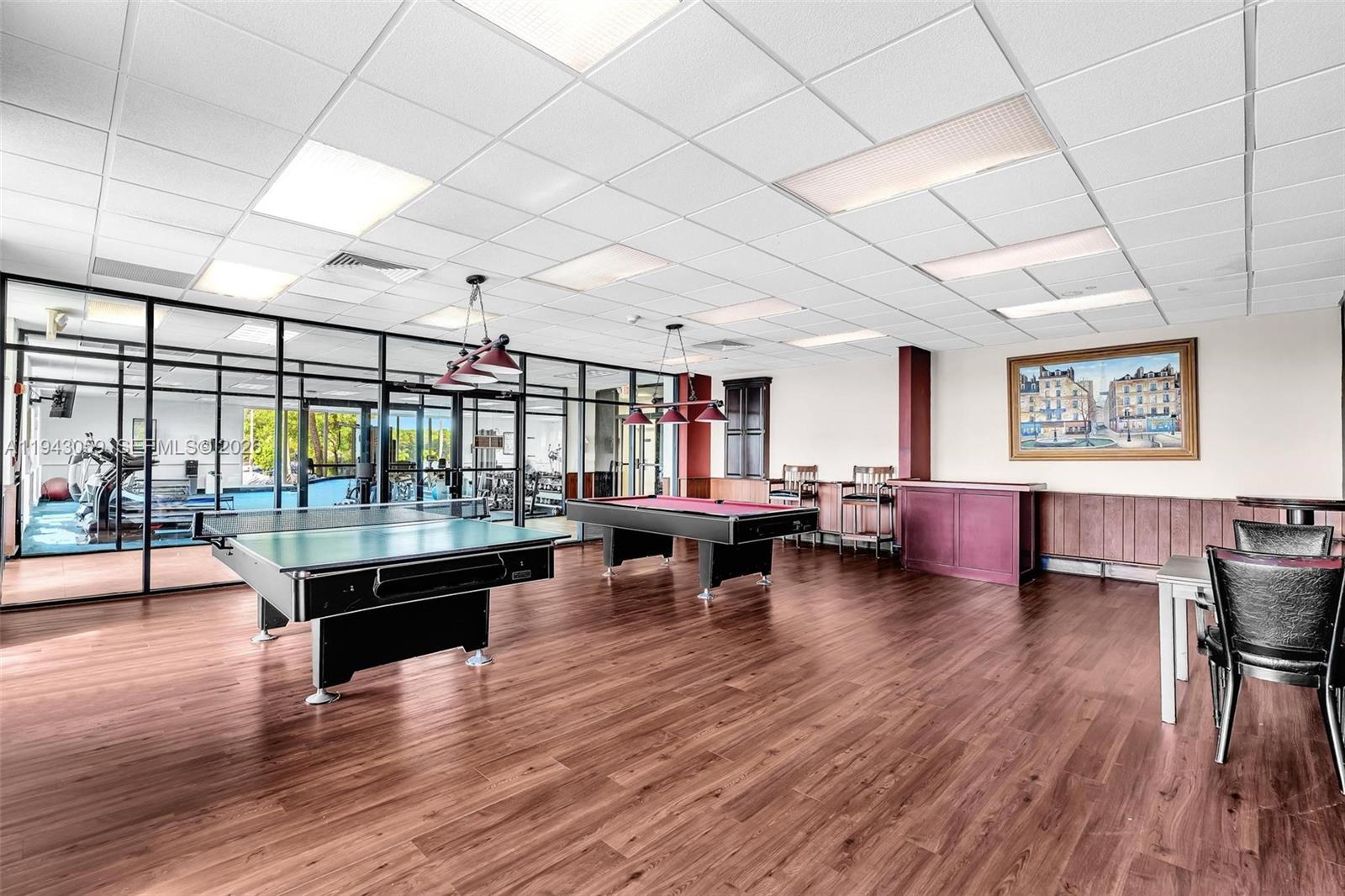 ARLEN HOUSE WEST CONDO - Residential