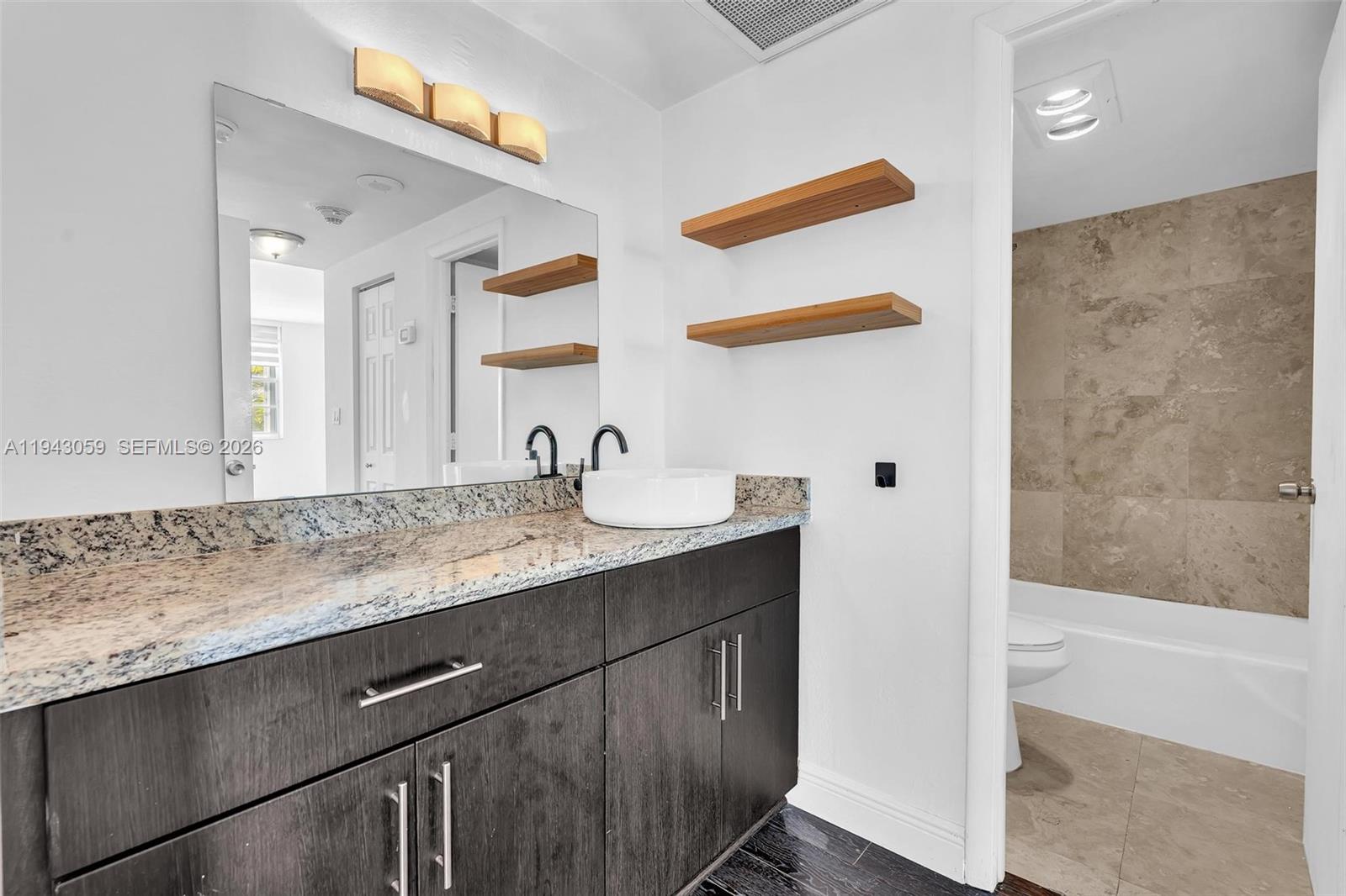 ARLEN HOUSE WEST CONDO - Residential