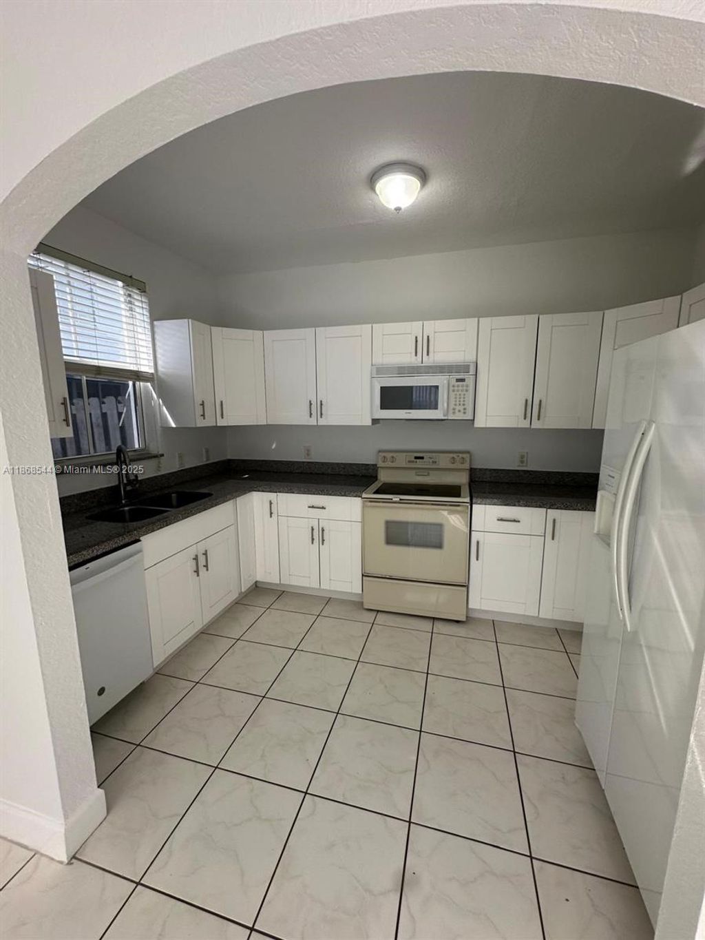 Photo of 15548 SW 39th St #286, Miramar, FL 33027 (MLS # A11868544)