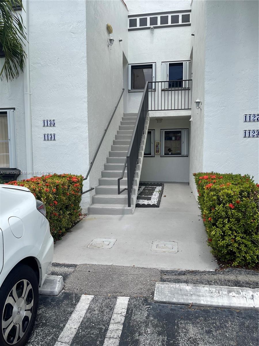 1131 Nw 124th Ct 109, Miami, Broward County, Florida - 3 Bedrooms  
2 Bathrooms - 