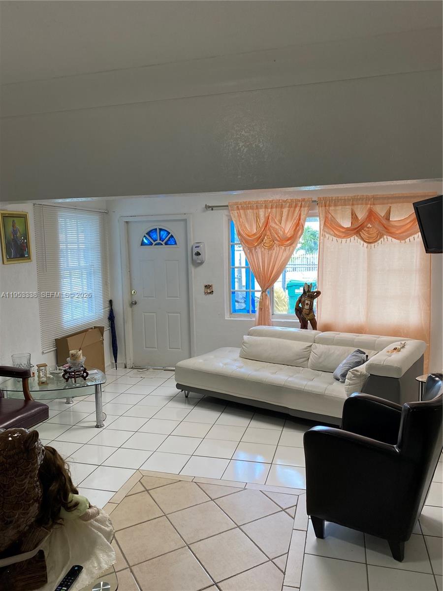 AVOCADO GROVE - Residential