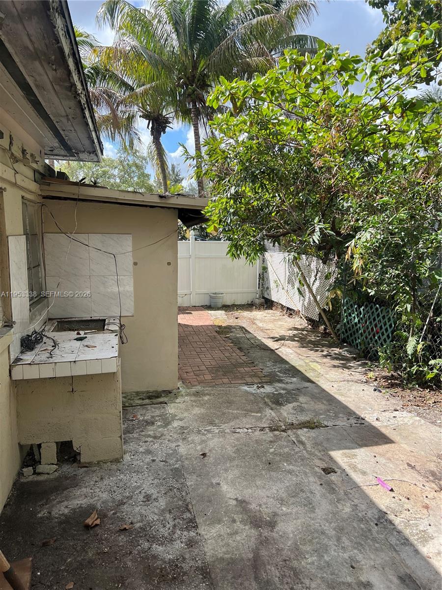 AVOCADO GROVE - Residential