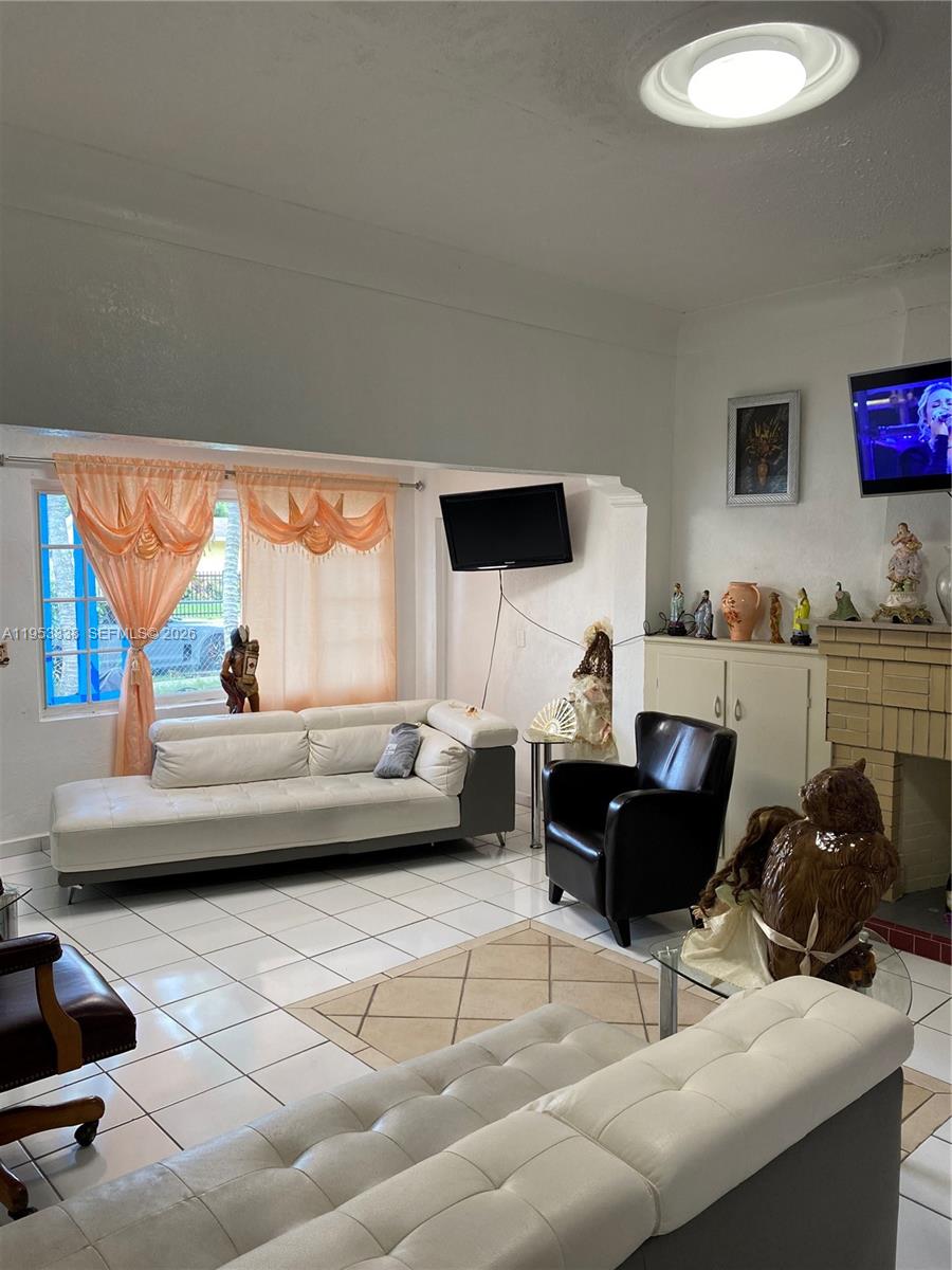 AVOCADO GROVE - Residential