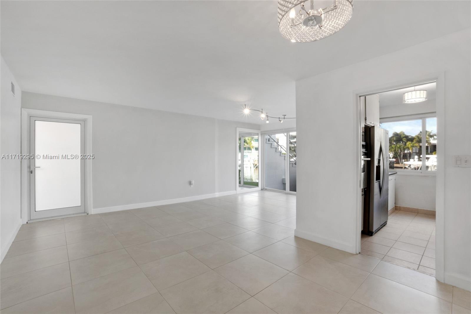 180 Isle Of Venice Dr 105