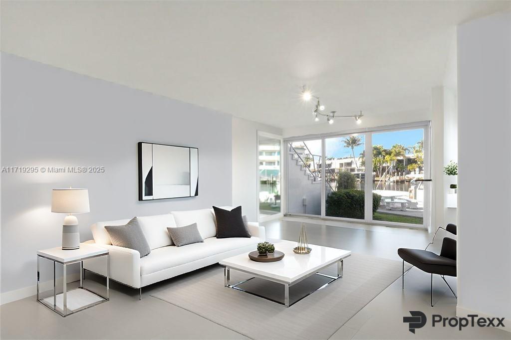 180 Isle Of Venice Dr 105