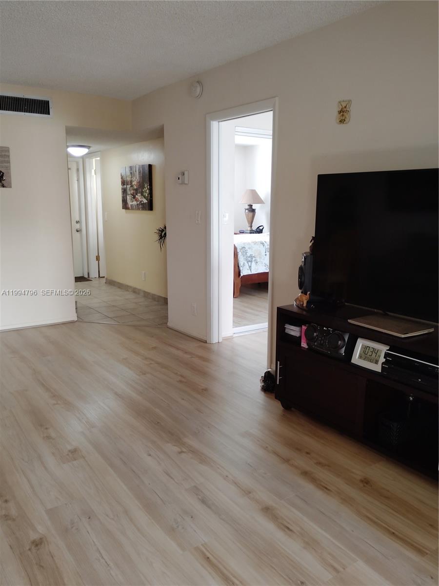 TOPAZ SOUTH CONDO - Residential