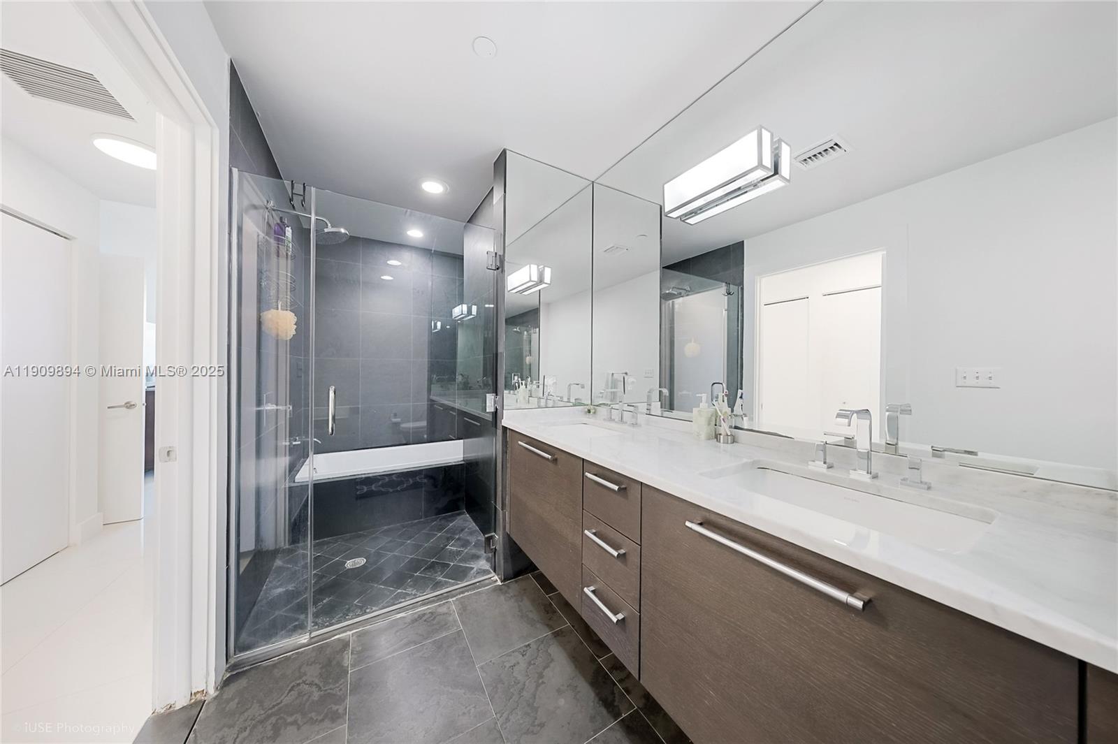 900 BISCAYNE BAY CONDO - Residential