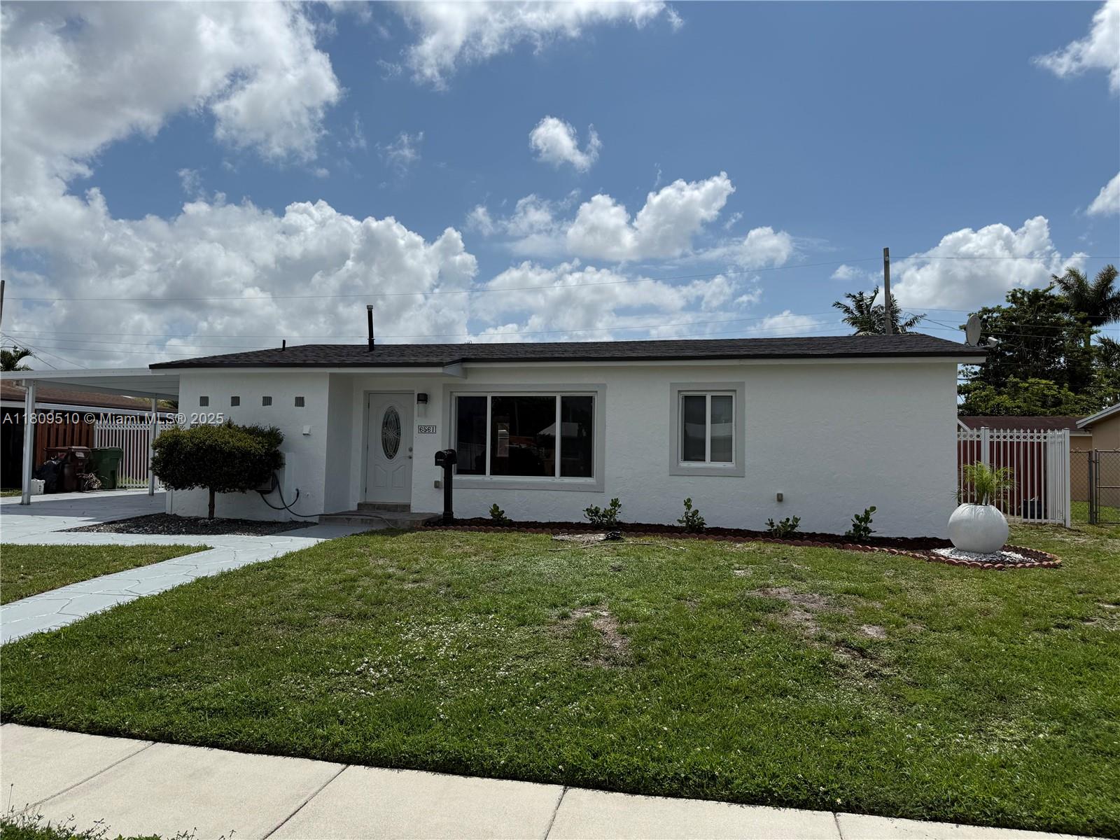 6561 W 13th Ct, Hialeah, Miami-Dade County, Florida - 4 Bedrooms  
2 Bathrooms - 