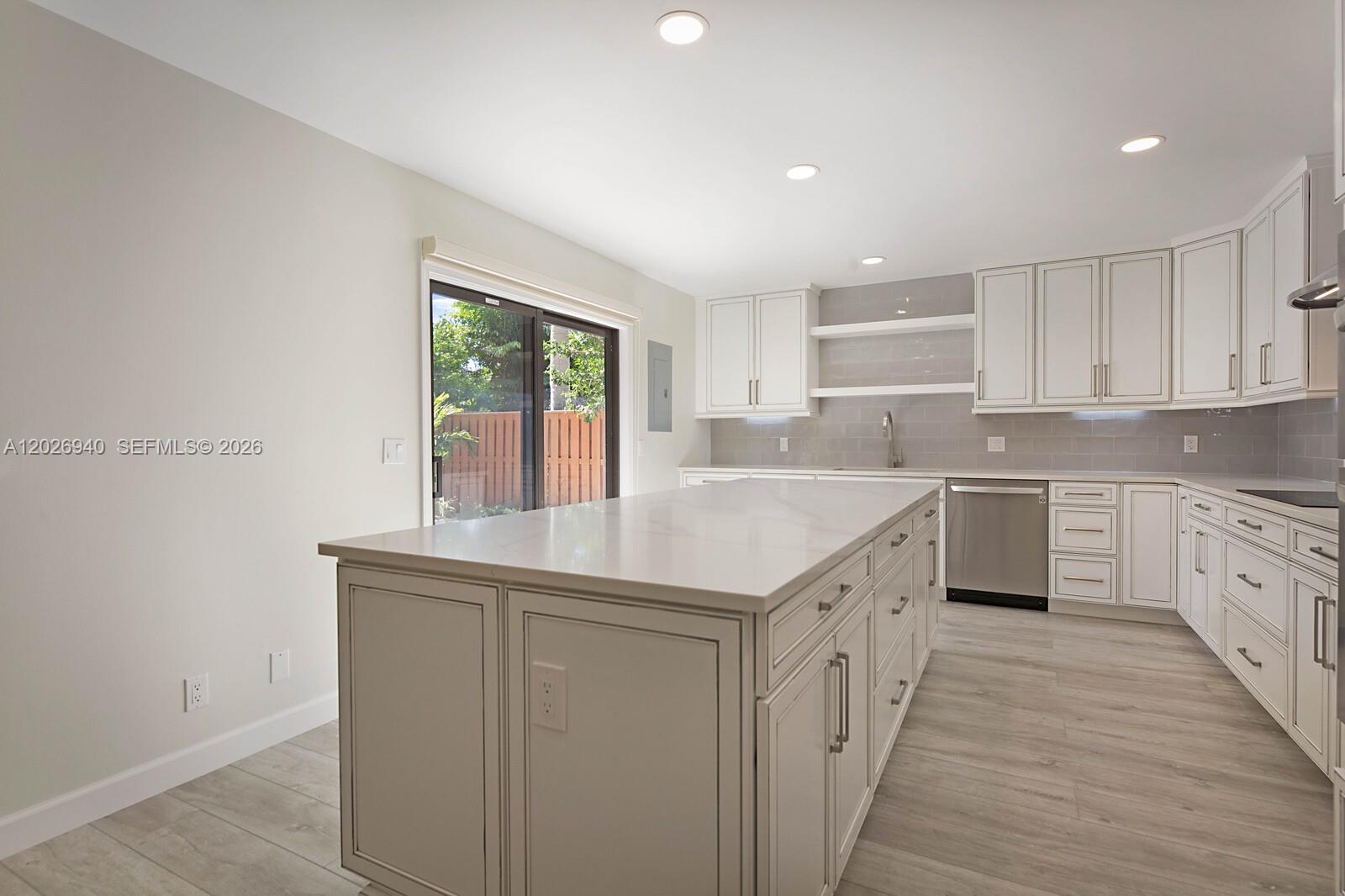 1420 S Ocean Way 19D