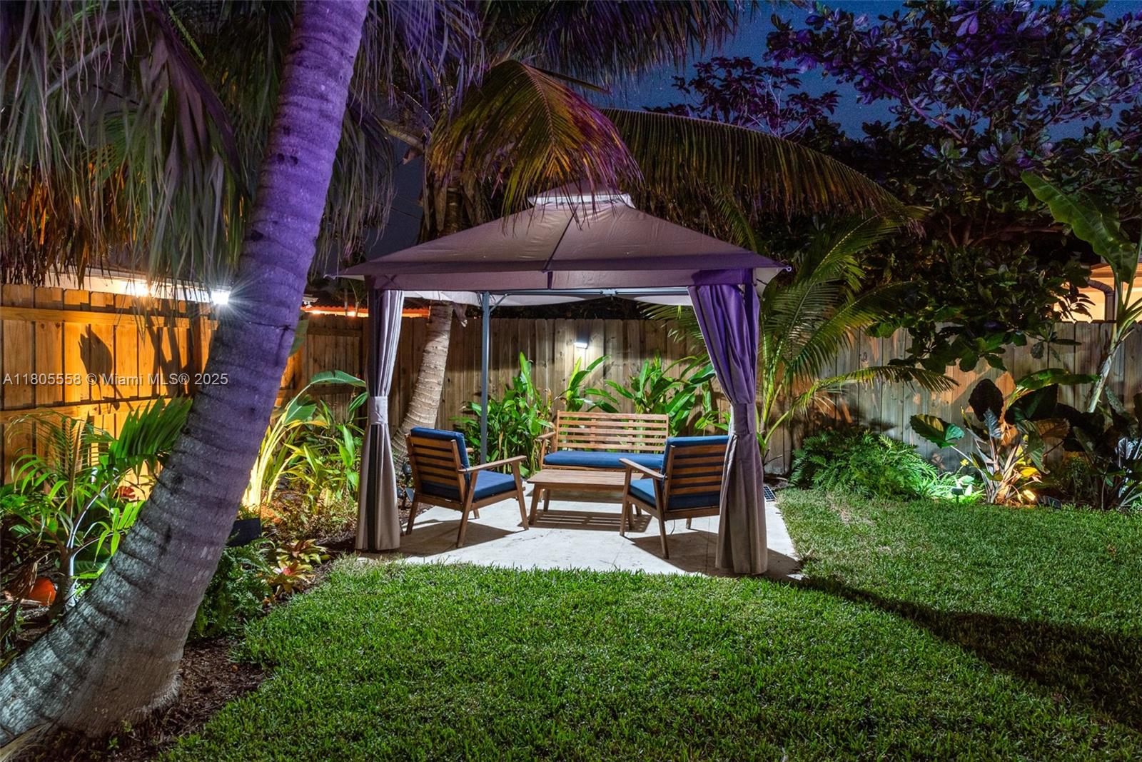 HOLLYWOOD LAKES SECTION - Residential