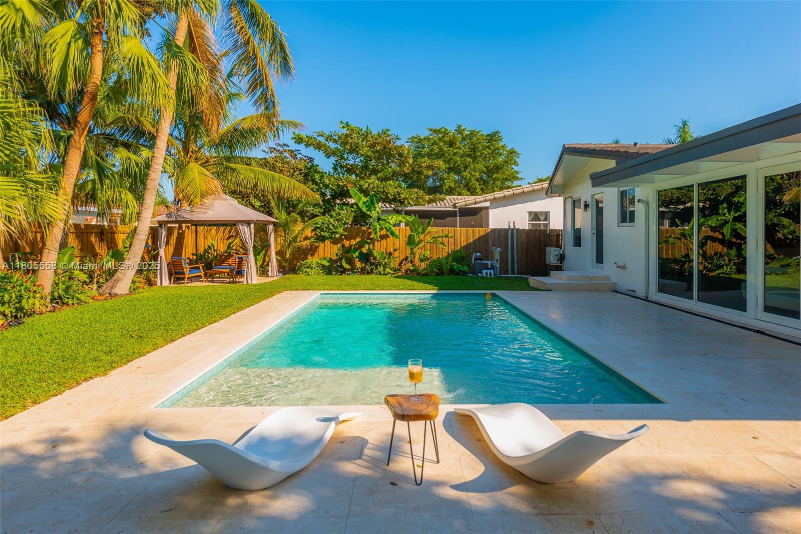 Property for Sale at 1025 Washington St, Hollywood, Broward County, Florida - Bedrooms: 3 
Bathrooms: 2  - $1,499,000