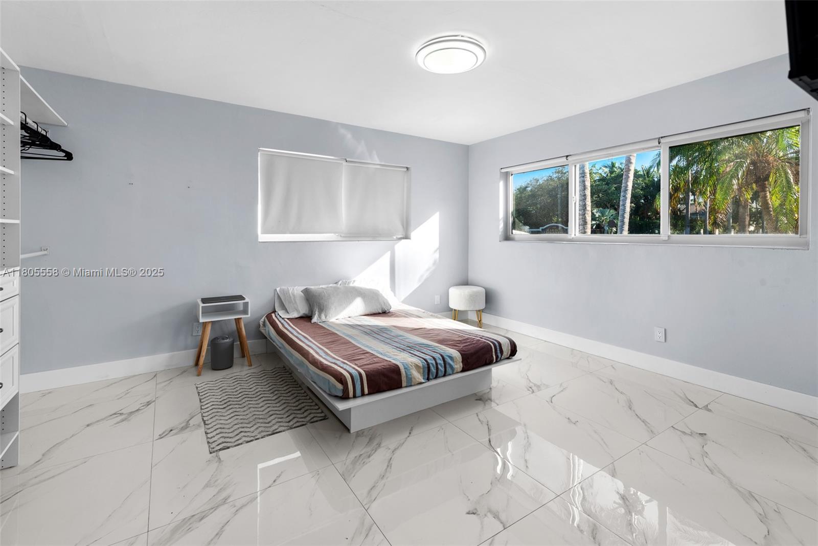 HOLLYWOOD LAKES SECTION - Residential