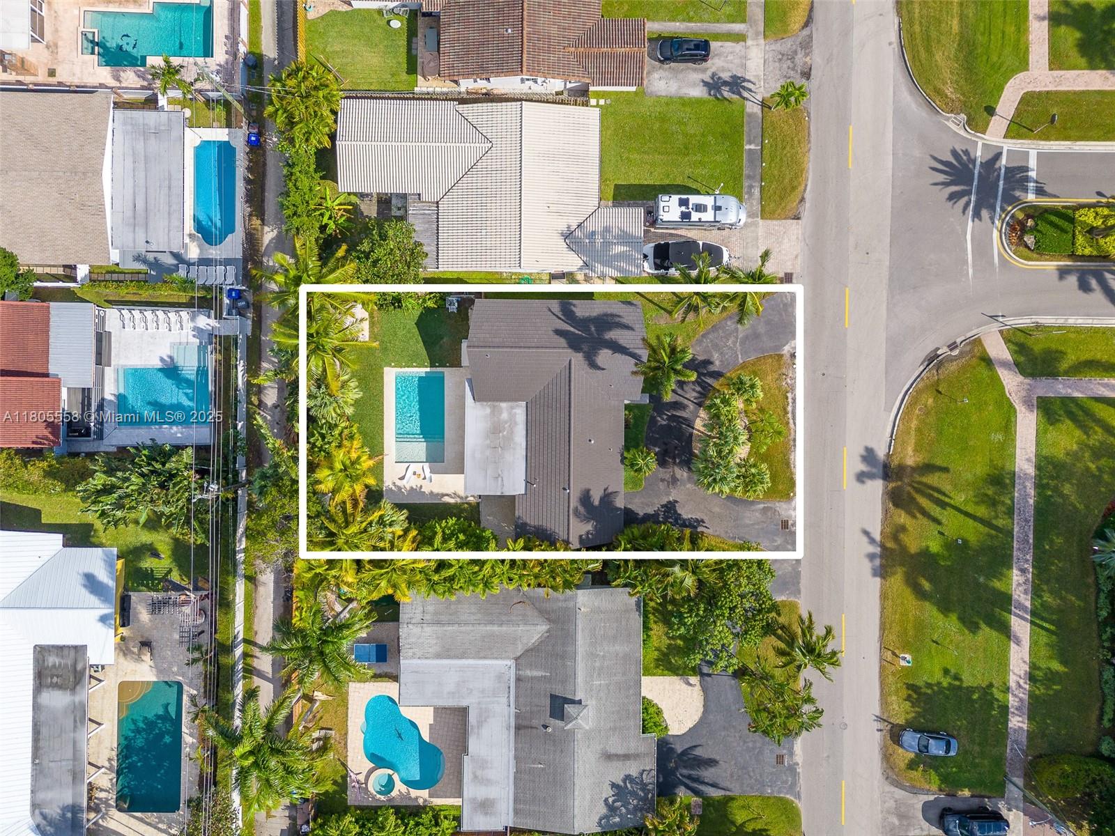 1025 Washington St, Hollywood, FL, 33019/$1,499,000 1 1025 Washington St