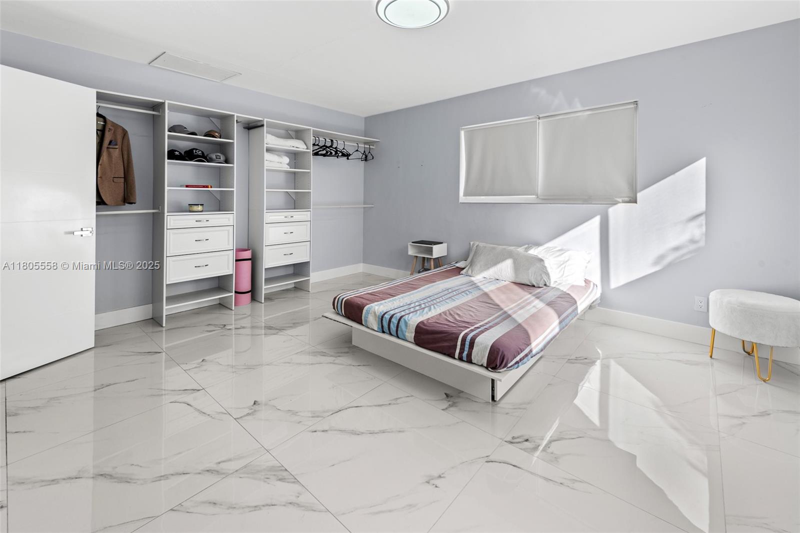 HOLLYWOOD LAKES SECTION - Residential