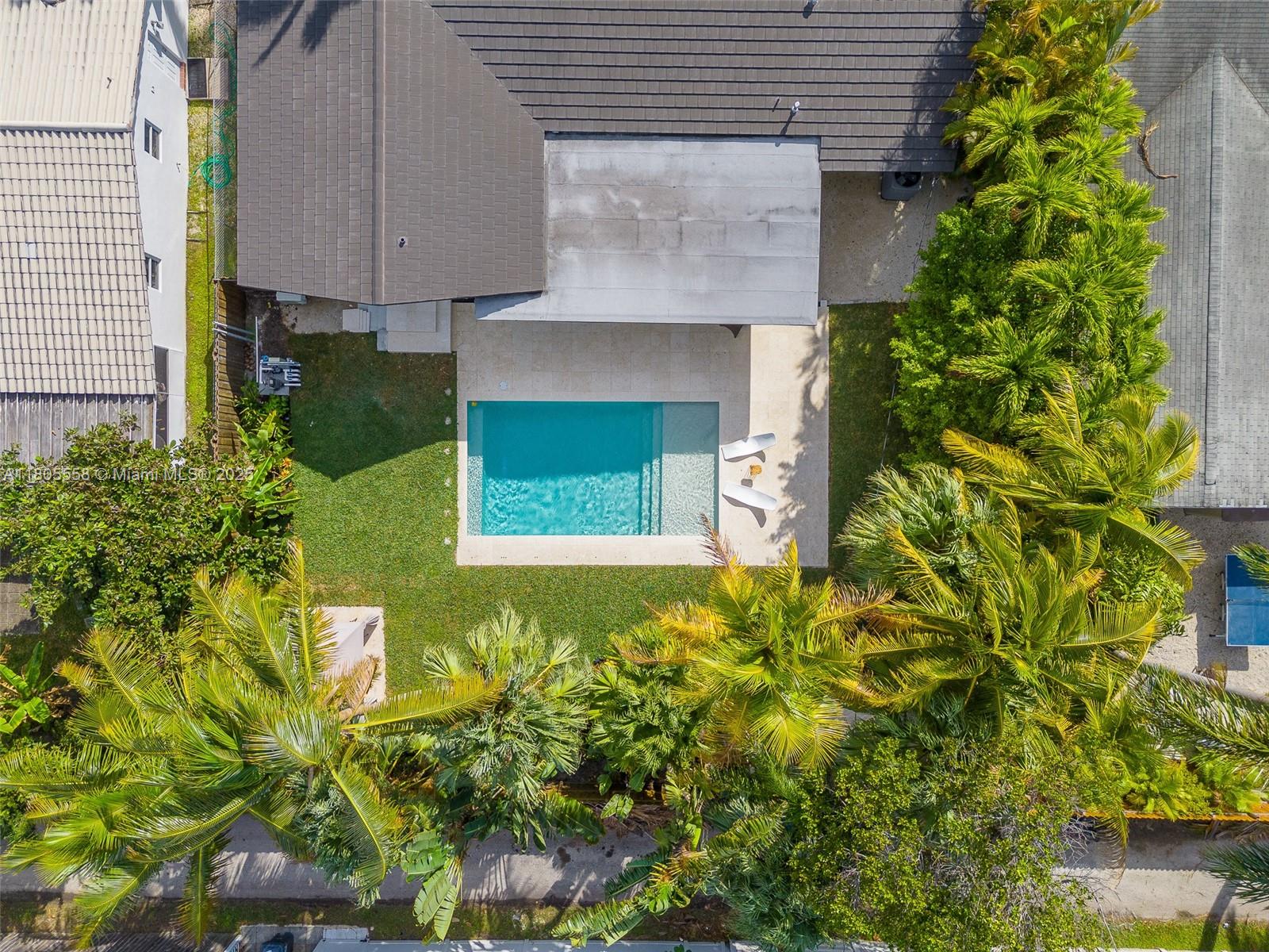 HOLLYWOOD LAKES SECTION - Residential