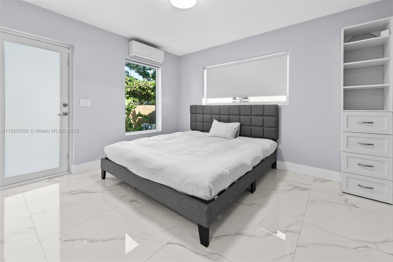 HOLLYWOOD LAKES SECTION - Residential