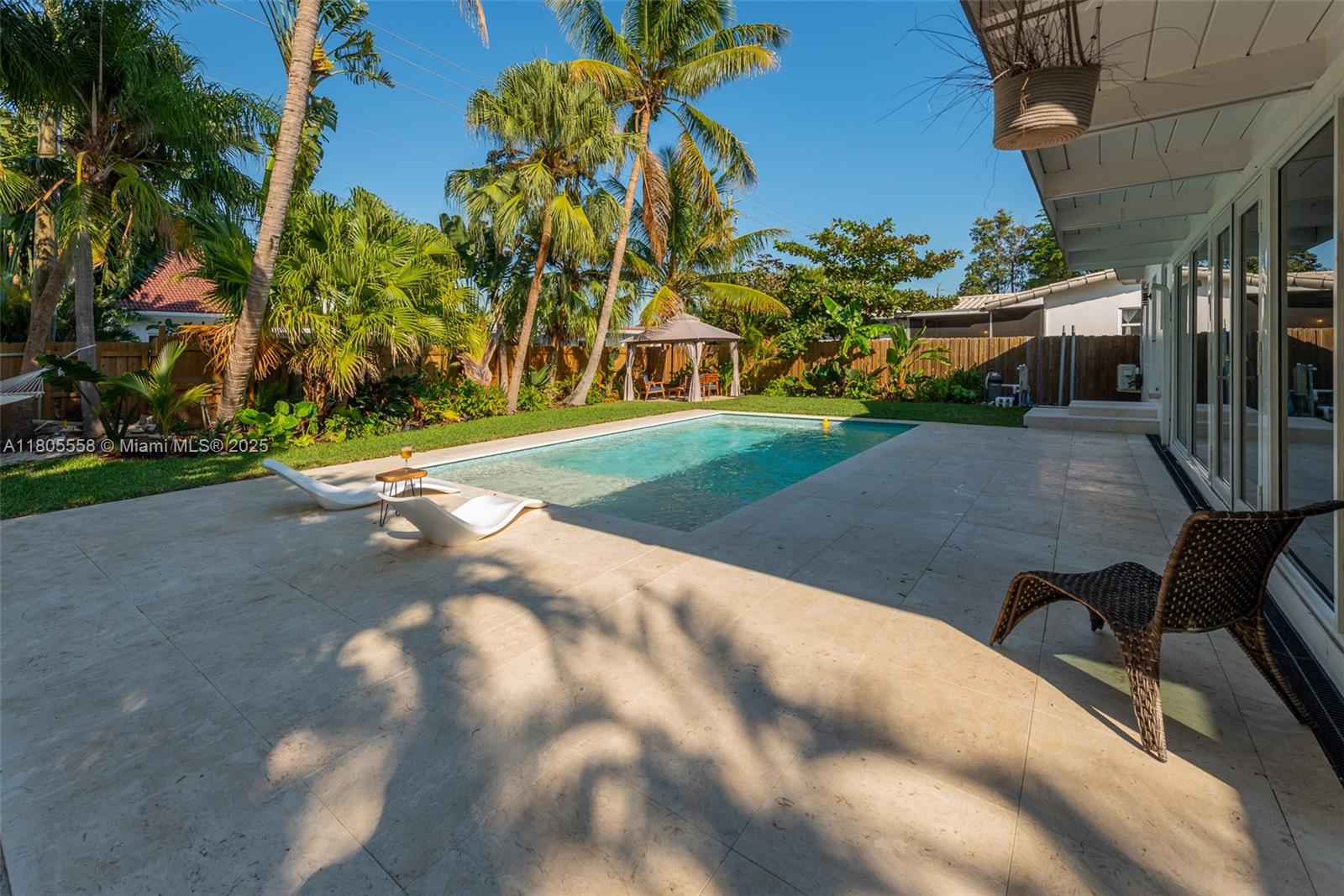 HOLLYWOOD LAKES SECTION - Residential