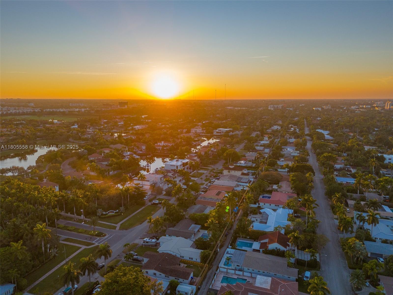 HOLLYWOOD LAKES SECTION - Residential